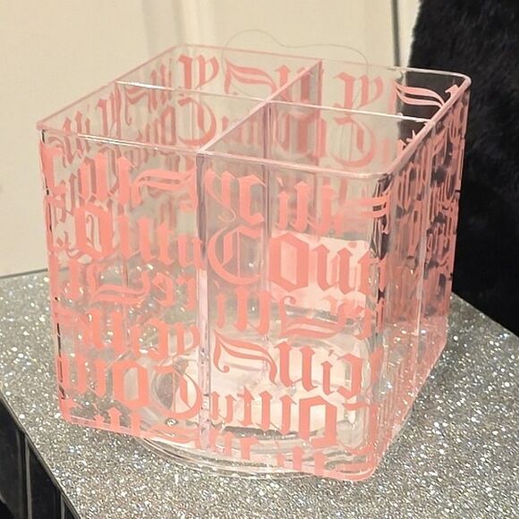 Juicy Couture Home 4 Section Acrylic 360° Signature Logo Spinner - Picture 3 of 8